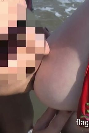 Lucky man gets blowjob from two women at the same time by the sea