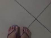 @tici_feet tici_feet ig tici feet walking wearing lilac havaianas