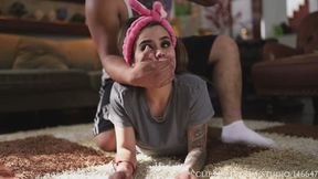 AKBV13 Video Game Streamer