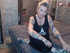 Amazing blonde german webcam milf high heel masturbation