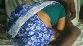 Hot desi big ass aunty sex with desi saree removing