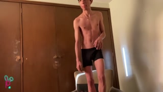 ISAK RECORDS HER ASS LIKE A BITCH AND MASTURBATES, HUGE COCK