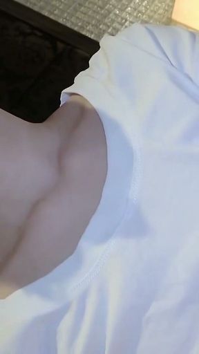 Inexperienced Massage Beauty Gets Her First Taste of Deep Adult Pleasure