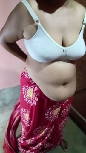 Solo Ameture Milf showing Boob's and wet Pussy