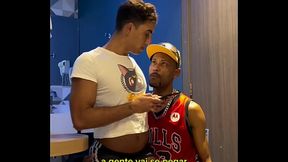 vizinho XXL 26cm comendo vizinha gostosa e afeminada