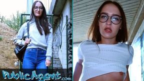 ”Czech Sexy Girl Banged Under Bridge for Public Agent”