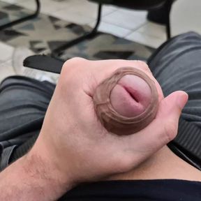 DICK FLASH AT WORK  - MY ONLYFANS: LKINGSBR