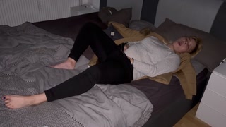 Masturbation multiple orgasms clit rubbing satisfyer vibrator fingering wet pussy