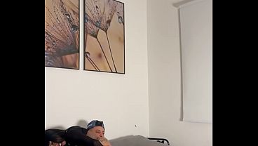 Vertical morena Magrinha aguentando a rola grande.