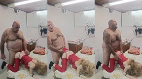 loira safada tem 24 anos boa de cama ela so transa com coroas bondosos