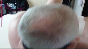 nylonjunge ist notgeil mit maske