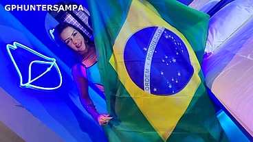 POV - Amiga da namorada me chamou pra assistir o jogo da Copa, mas na hora engoliu meu pau e pediu pra comer seu cuzinho
