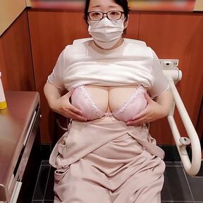 A Married Woman Masturbates Using a Toy in the Store Toilet