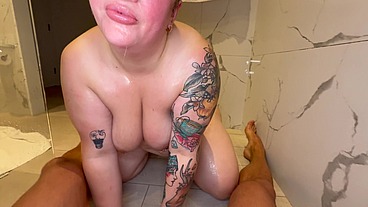 GOLDEN SHOWER WITH ALICE BLUSH