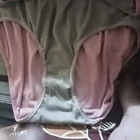 fuckin cum at my mom panties