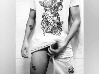 (POLLA GRANDE) Jugando Con Mi Verga En El Baño 25Cm - Brayan Ospina