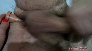 Corno bi primeiro pede brinquedinho no cuzinho depois chama amiga TRANS para fazer um ménage