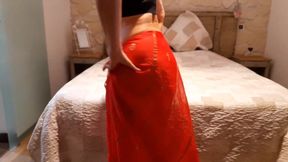 Selena's evening posing and sex in bed