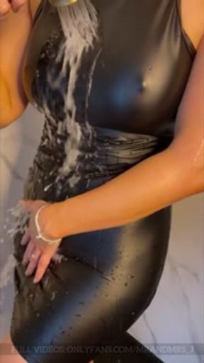 CFNM Shower Scenes 💦 Part 2 (Portrait Mode) - Mr and Mrs J x