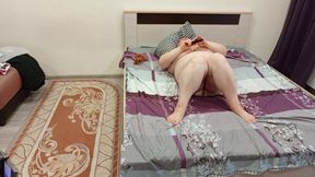 My Mother-in-law Masturbates Her Pussy with a Black Vibrator