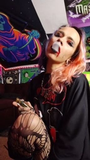 420 Smoking With Scream Slut