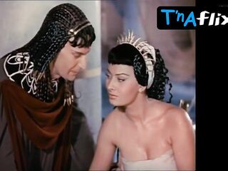 Sophia Loren Bikini Scene in Due Notti Con Cleopatra