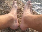 Klaus Joe cleanses itself with sea water and spicy sun