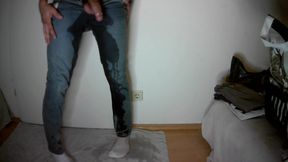 wetting my jeans+ fun with the mess