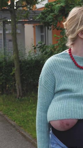 pregnant and saggy - in public exposed