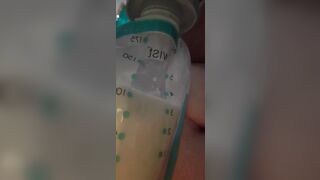 CLOSE UP pumping SQUIRT breast milk in bag BIG bbw BOOBS