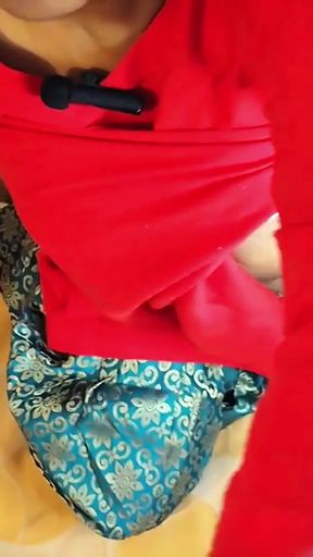 Bhabhi ne raat ko chupke call kiya  Devar ko akele bulaya control toot gaya   Clip 1