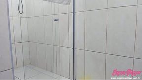 depilando a bucetinha