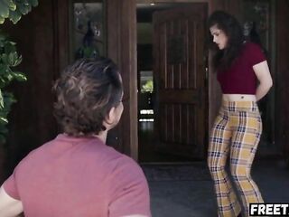 mother I'd like to fuck Victoria Voxxx Caught And Bangs Her Creepy Stalker
