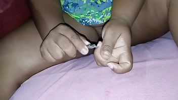 Milf Bbw da buceta peluda fazer as unhas de vestido sem calcinha