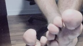 Display my soles under the desk [2025]