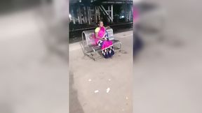 TRAIN TOILET VALI BHABHI Desi bhabhi ko desi ladke ne zam kar choda
