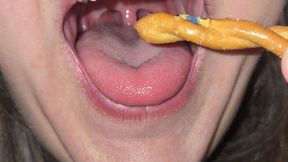 Pretzel Bugs (UNAWARE TINY SWALLOW)