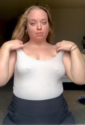 Curvy woman flashes her neighbor from the window