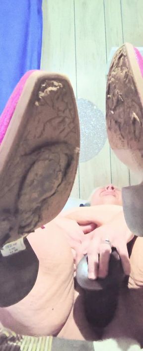 How Many Times This Horny Slut Masterbates Before She Loses Her Mind?