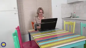 Hot mature blonde babe gets creampied by his hard dick