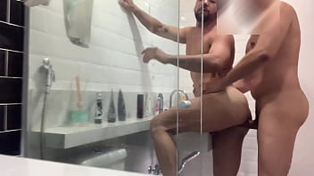 TOMANDO LEITADA DE MANH&Atilde_ CEDO