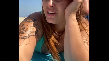 Deixei o cara por a m&atilde_o na minha Bunda