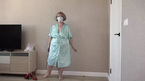 Chubby MILF nurse role-plays with her giant butt