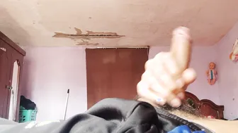 Twink wanks his big cock in apartment