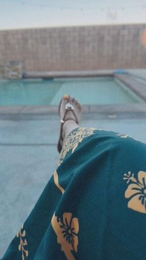Poolside Goddess Makes You Weak for These Wet Yellow Feet 💰👑