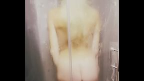 Demain d&eacute_fi de la douche petit retour &agrave_ la sensualit&eacute_, petit... abonne-toi ...