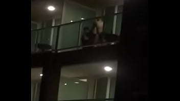 Hell &amp_ Heaven Trepando na Varanda