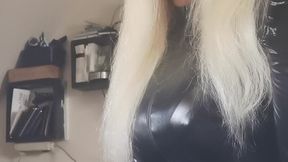 Smoking waiting for slave to arrive