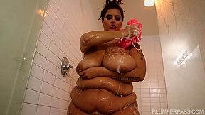 Soaping Up Latina Bbw Sofia