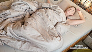 Orgasm &#8211; videoclip hardcore cu o fată asiatică matură și amatoră, MILF, care este futută anal